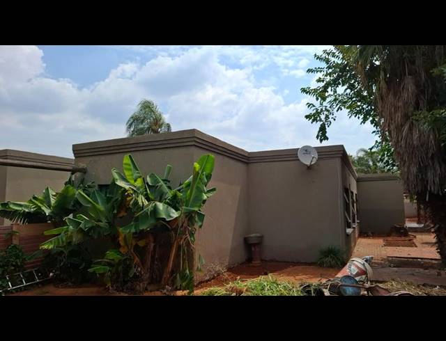 3 BEDROOM HOUSE FOR SALE IN THE ORCHARDS